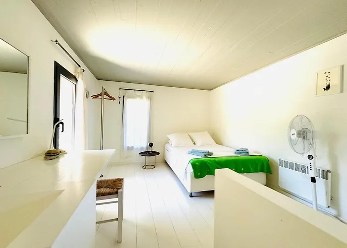 Calliste's House Ioulis